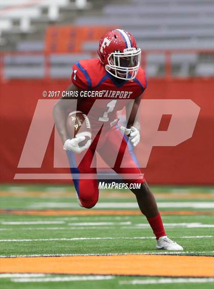 Thumbnail 3 in Cicero-North Syracuse vs. Fairport (Kickoff Classic) photogallery.