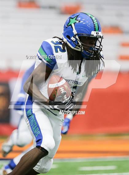 Thumbnail 2 in Cicero-North Syracuse vs. Fairport (Kickoff Classic) photogallery.