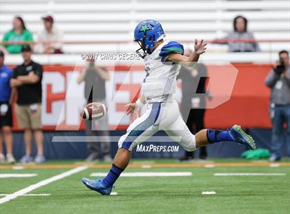 Thumbnail 3 in Cicero-North Syracuse vs. Fairport (Kickoff Classic) photogallery.