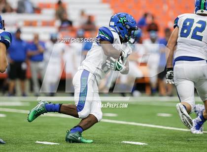 Thumbnail 3 in Cicero-North Syracuse vs. Fairport (Kickoff Classic) photogallery.
