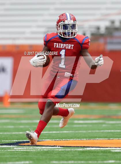 Thumbnail 2 in Cicero-North Syracuse vs. Fairport (Kickoff Classic) photogallery.