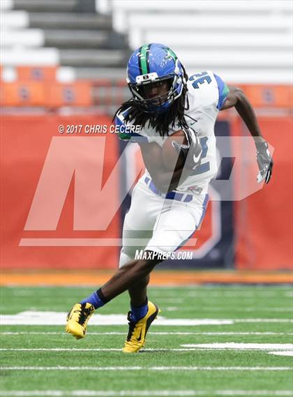 Thumbnail 2 in Cicero-North Syracuse vs. Fairport (Kickoff Classic) photogallery.