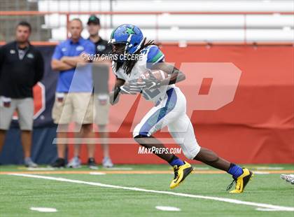 Thumbnail 3 in Cicero-North Syracuse vs. Fairport (Kickoff Classic) photogallery.