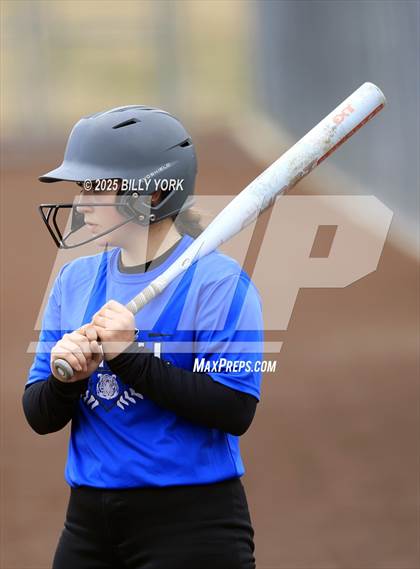 Thumbnail 1 in Wills Point vs Van photogallery.