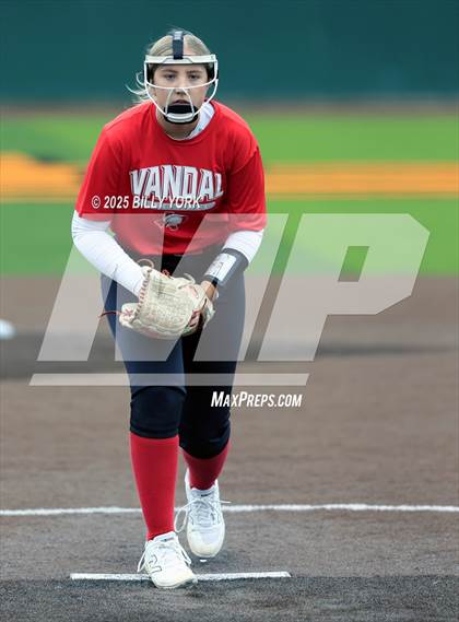 Thumbnail 2 in Wills Point vs Van photogallery.