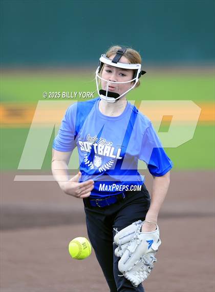 Thumbnail 1 in Wills Point vs Van photogallery.