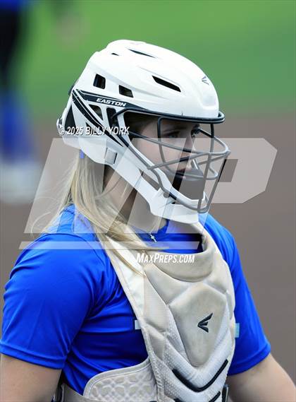 Thumbnail 3 in Wills Point vs Van photogallery.