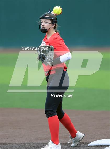 Thumbnail 2 in Wills Point vs Van photogallery.