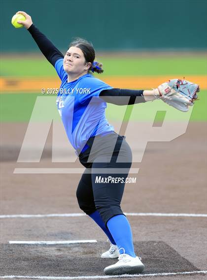 Thumbnail 1 in Wills Point vs Van photogallery.