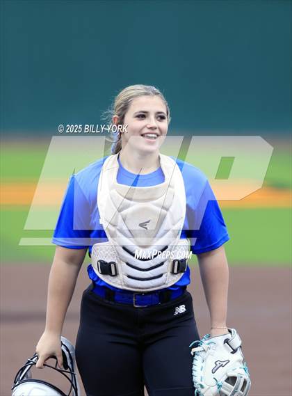 Thumbnail 2 in Wills Point vs Van photogallery.
