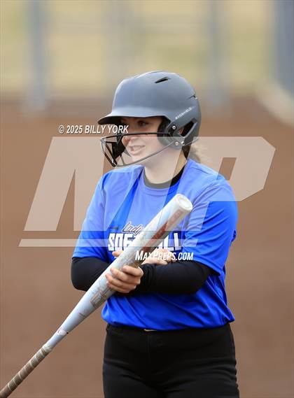Thumbnail 2 in Wills Point vs Van photogallery.