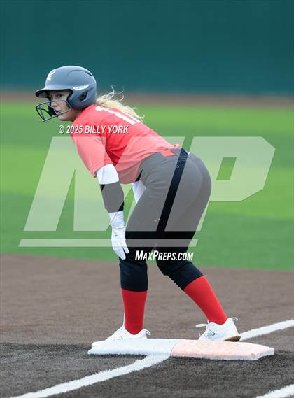 Thumbnail 3 in Wills Point vs Van photogallery.