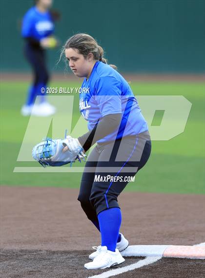 Thumbnail 2 in Wills Point vs Van photogallery.