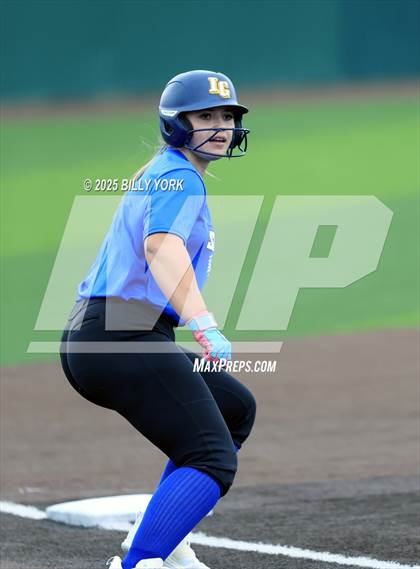 Thumbnail 2 in Wills Point vs Van photogallery.