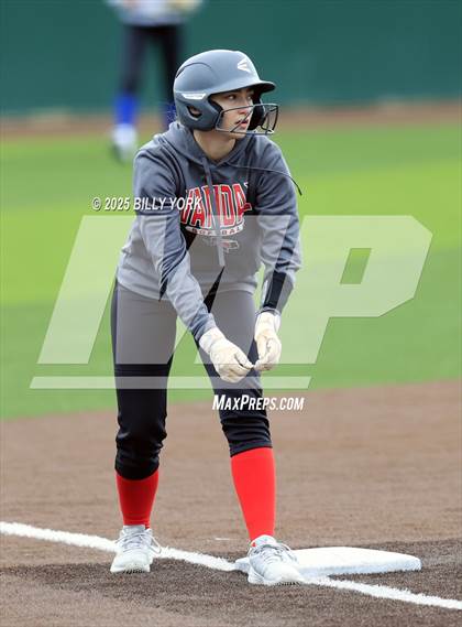 Thumbnail 1 in Wills Point vs Van photogallery.