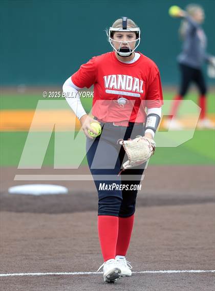 Thumbnail 3 in Wills Point vs Van photogallery.