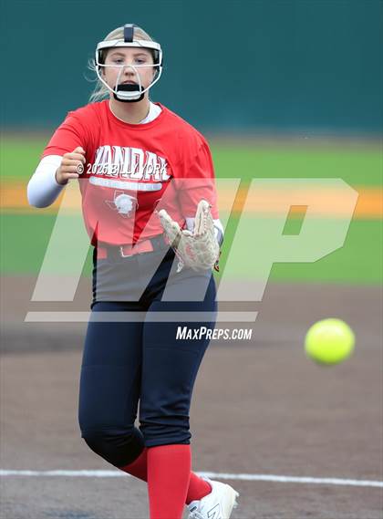 Thumbnail 3 in Wills Point vs Van photogallery.