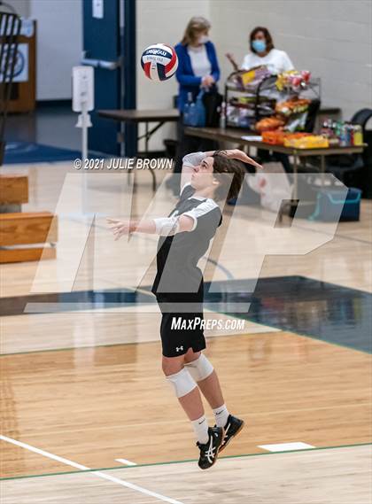 Thumbnail 2 in Roncalli VS Trinity photogallery.