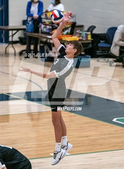 Thumbnail 2 in Roncalli VS Trinity photogallery.