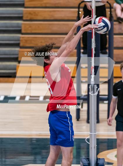 Thumbnail 2 in Roncalli VS Trinity photogallery.
