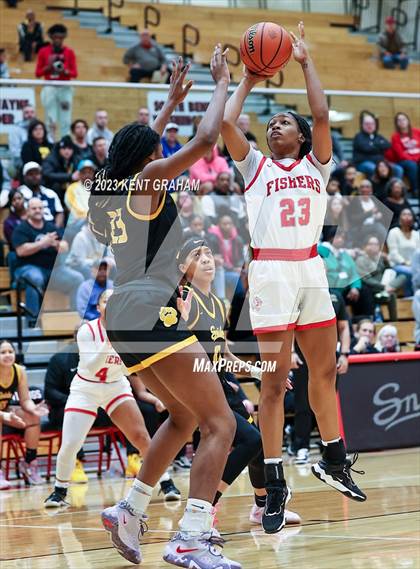 Thumbnail 2 in Fishers vs Fort Wayne Snider (IHSAA 4A Semi-state Semi Finals) photogallery.