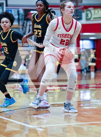 Thumbnail 1 in Fishers vs Fort Wayne Snider (IHSAA 4A Semi-state Semi Finals) photogallery.