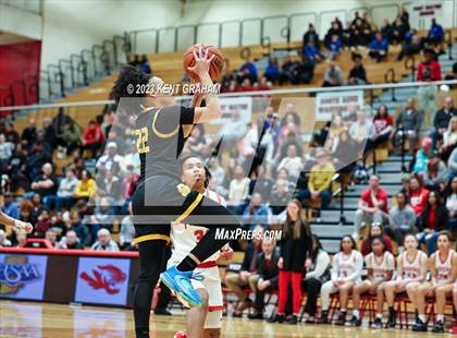 Thumbnail 1 in Fishers vs Fort Wayne Snider (IHSAA 4A Semi-state Semi Finals) photogallery.
