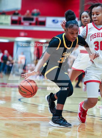 Thumbnail 1 in Fishers vs Fort Wayne Snider (IHSAA 4A Semi-state Semi Finals) photogallery.