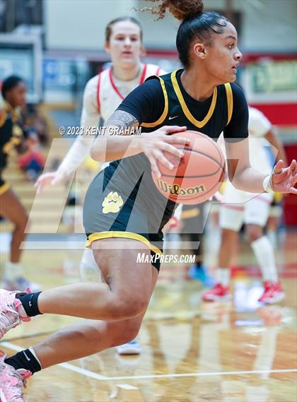Thumbnail 3 in Fishers vs Fort Wayne Snider (IHSAA 4A Semi-state Semi Finals) photogallery.