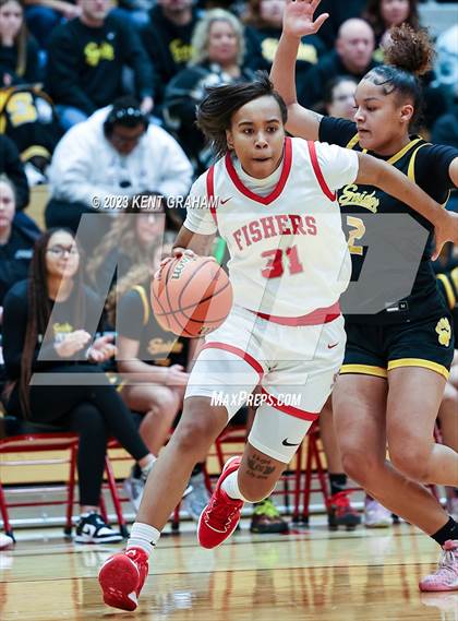 Thumbnail 1 in Fishers vs Fort Wayne Snider (IHSAA 4A Semi-state Semi Finals) photogallery.