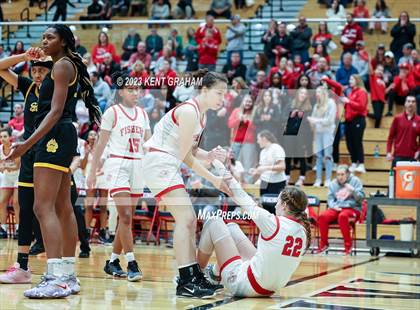 Thumbnail 1 in Fishers vs Fort Wayne Snider (IHSAA 4A Semi-state Semi Finals) photogallery.