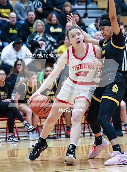 Thumbnail 3 in Fishers vs Fort Wayne Snider (IHSAA 4A Semi-state Semi Finals) photogallery.