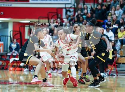 Thumbnail 3 in Fishers vs Fort Wayne Snider (IHSAA 4A Semi-state Semi Finals) photogallery.