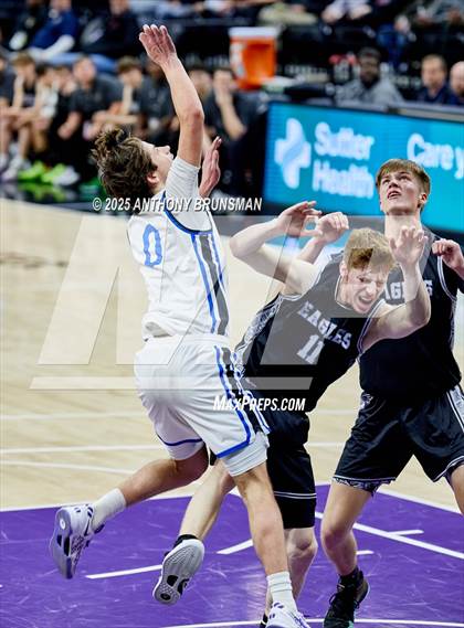 Thumbnail 3 in Fresno Christian vs Priory (CIF State D4 Final) photogallery.