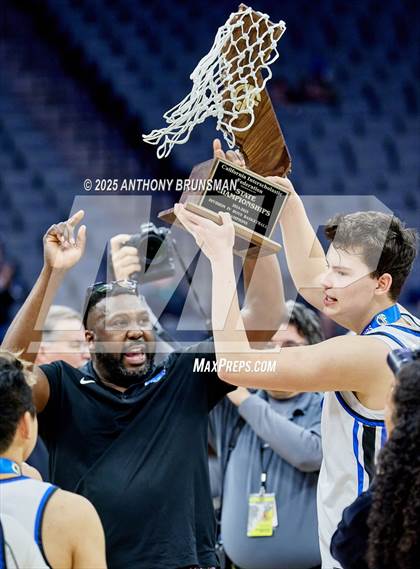 Thumbnail 2 in Fresno Christian vs Priory (CIF State D4 Final) photogallery.