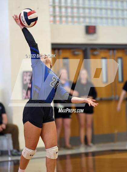 Thumbnail 1 in Overton vs Detroit photogallery.