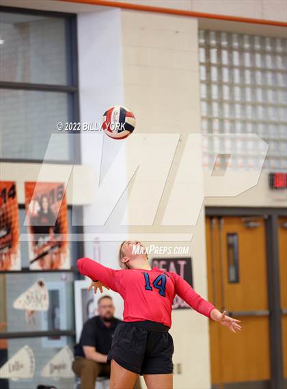 Thumbnail 2 in Overton vs Detroit photogallery.