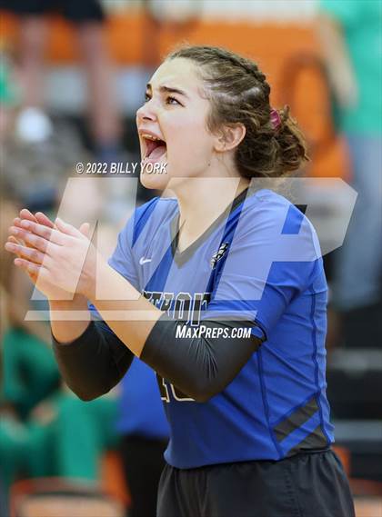Thumbnail 2 in Overton vs Detroit photogallery.