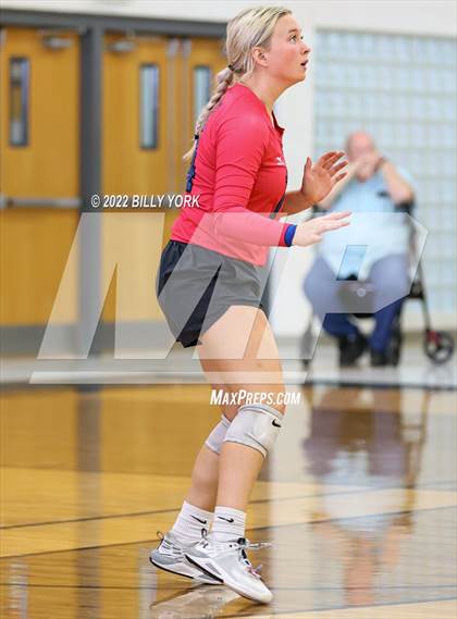 Thumbnail 2 in Overton vs Detroit photogallery.