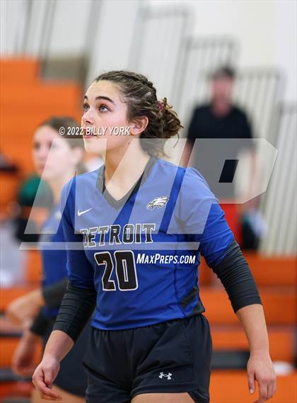 Thumbnail 2 in Overton vs Detroit photogallery.
