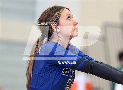 Thumbnail 3 in Overton vs Detroit photogallery.