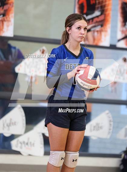 Thumbnail 2 in Overton vs Detroit photogallery.