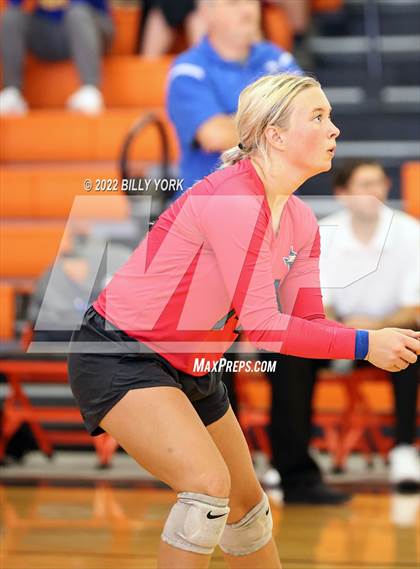 Thumbnail 3 in Overton vs Detroit photogallery.