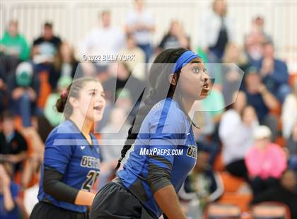Thumbnail 1 in Overton vs Detroit photogallery.