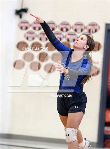Thumbnail 1 in Overton vs Detroit photogallery.