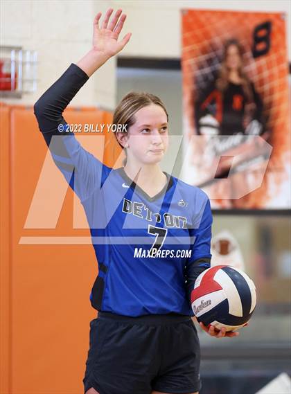 Thumbnail 2 in Overton vs Detroit photogallery.