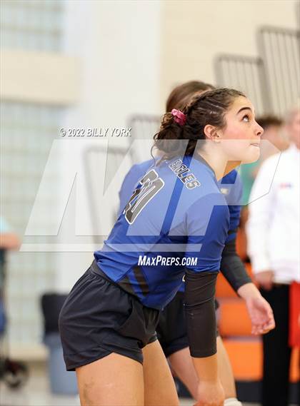 Thumbnail 3 in Overton vs Detroit photogallery.