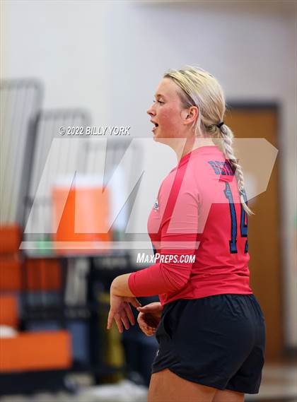 Thumbnail 3 in Overton vs Detroit photogallery.