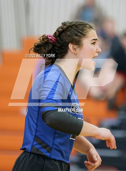 Thumbnail 3 in Overton vs Detroit photogallery.