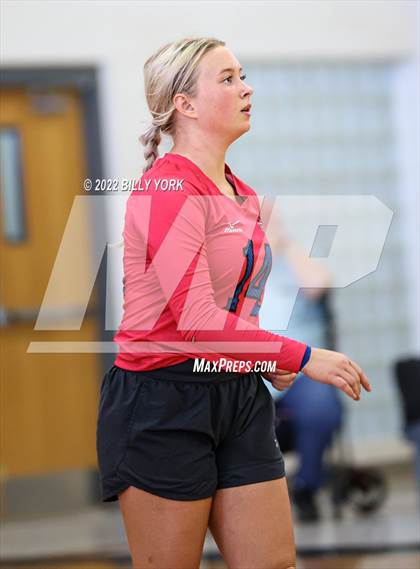 Thumbnail 2 in Overton vs Detroit photogallery.